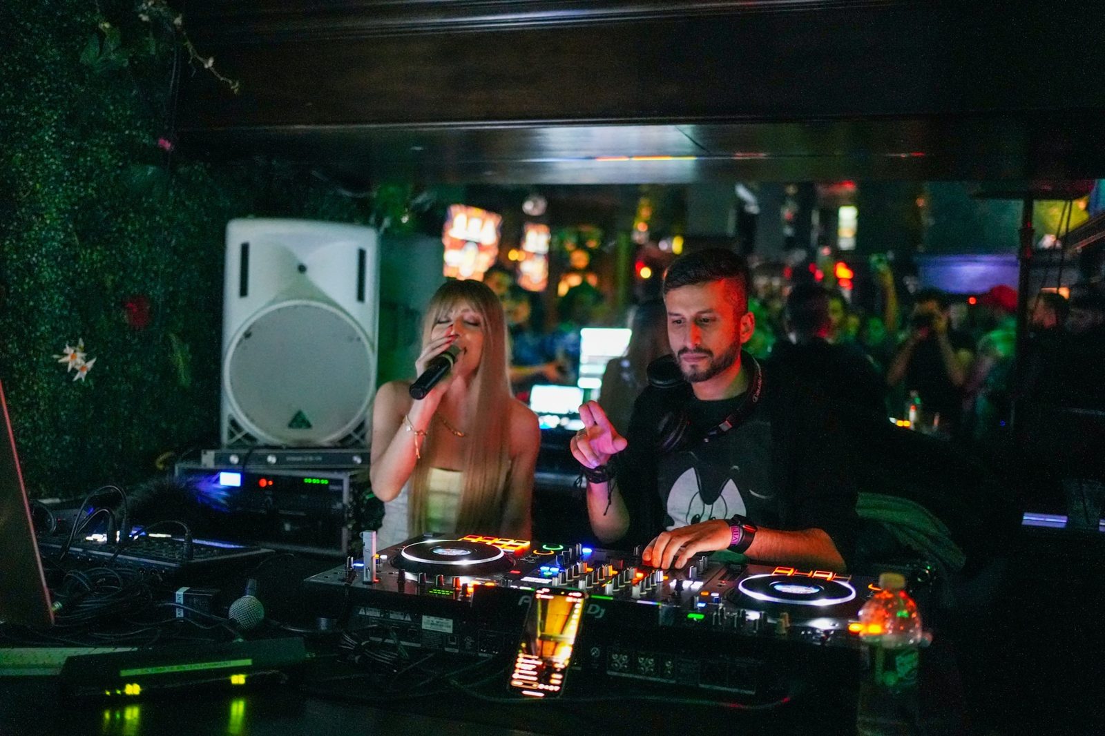 Moroccan Jewish Wedding & Henna DJ – DJ Shlomi Shanti
