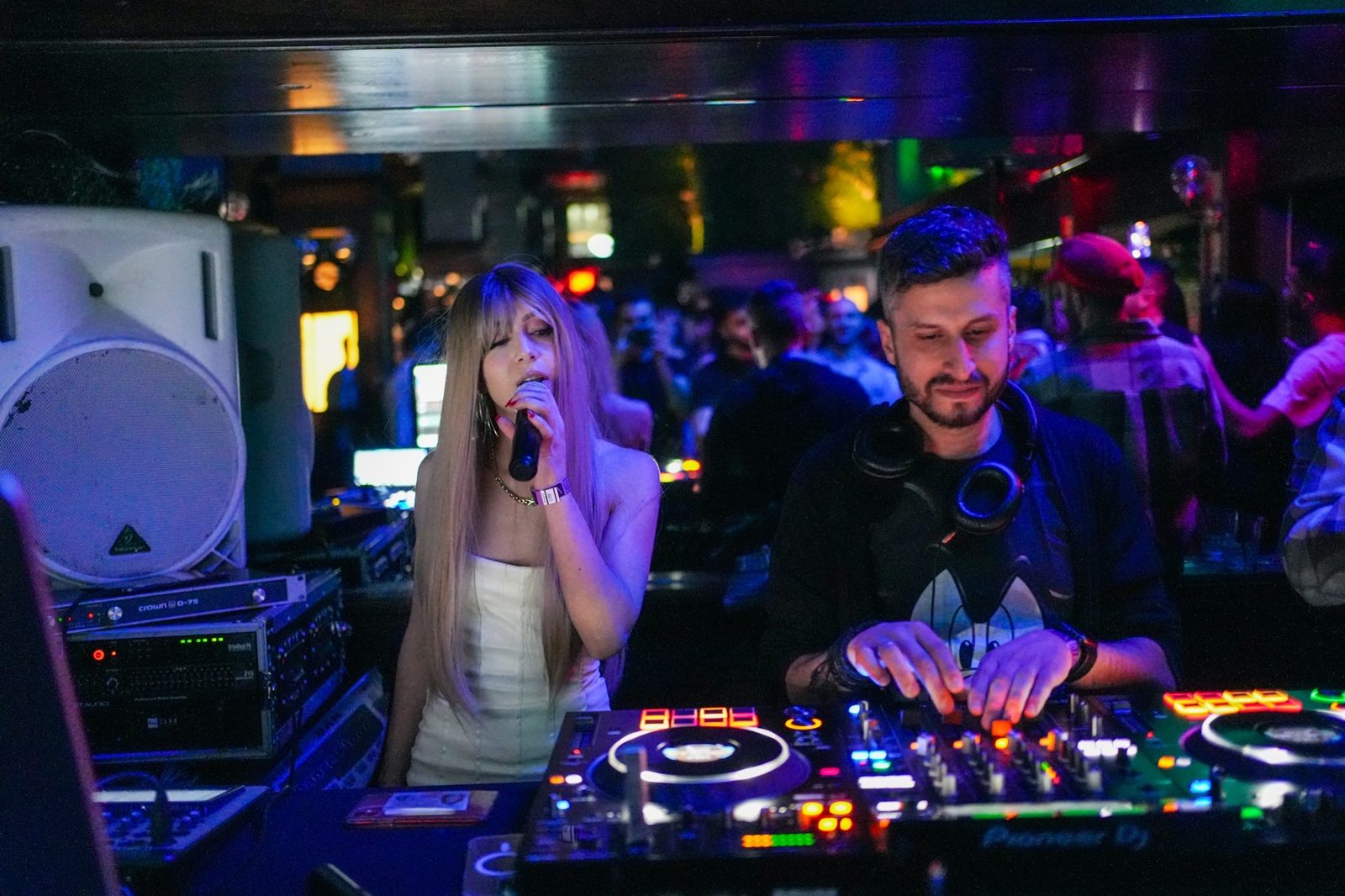 Israeli DJ Shlomi Shanti mixing live with a vocalist